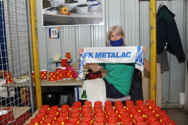 Fudbleri Metalca u poseti fabrici